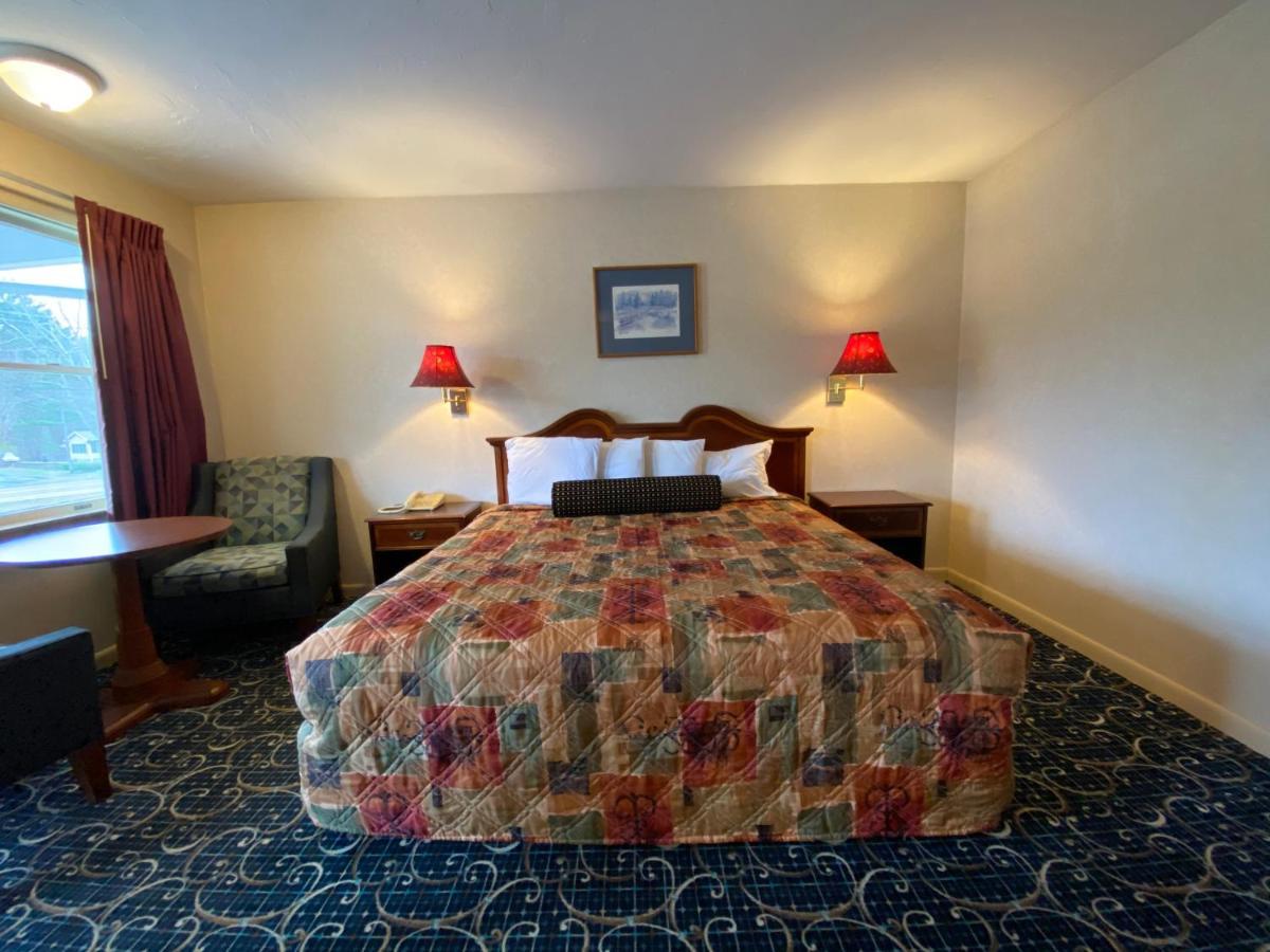 Economy Lodge 682 Main St Sturbridge Eksteriør bilde