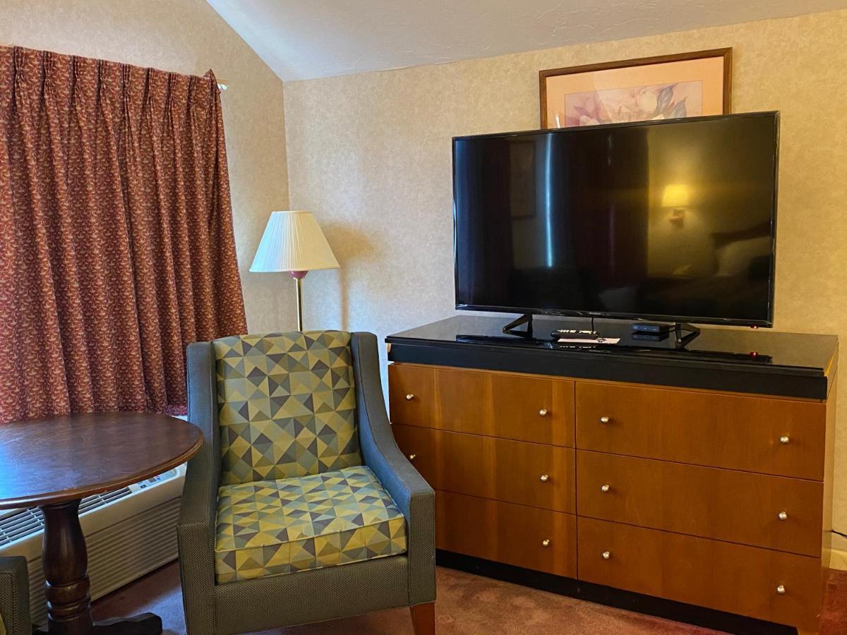 Economy Lodge 682 Main St Sturbridge Eksteriør bilde