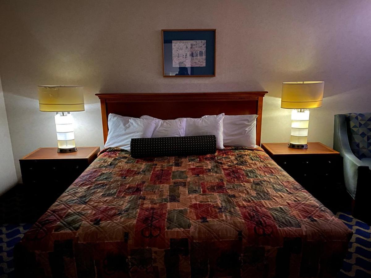 Economy Lodge 682 Main St Sturbridge Eksteriør bilde