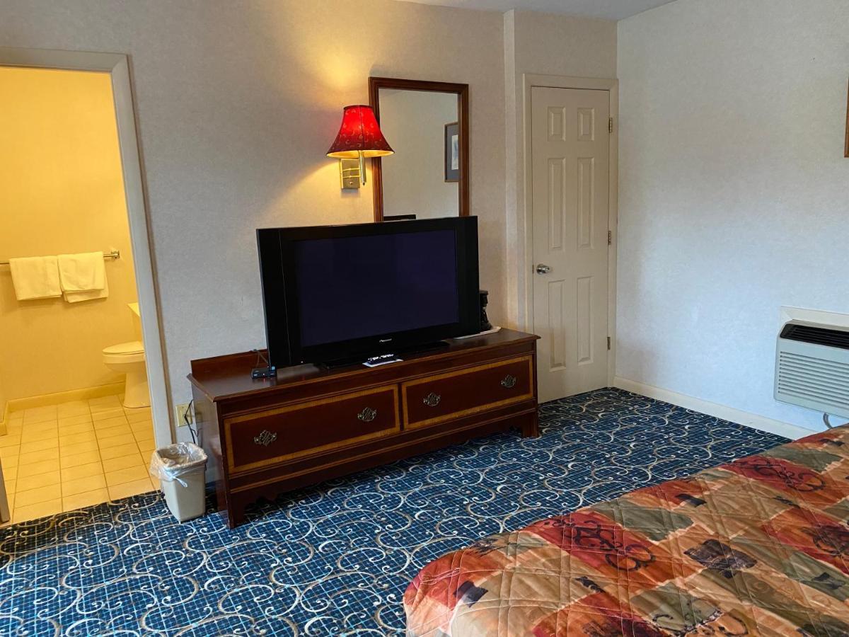 Economy Lodge 682 Main St Sturbridge Eksteriør bilde