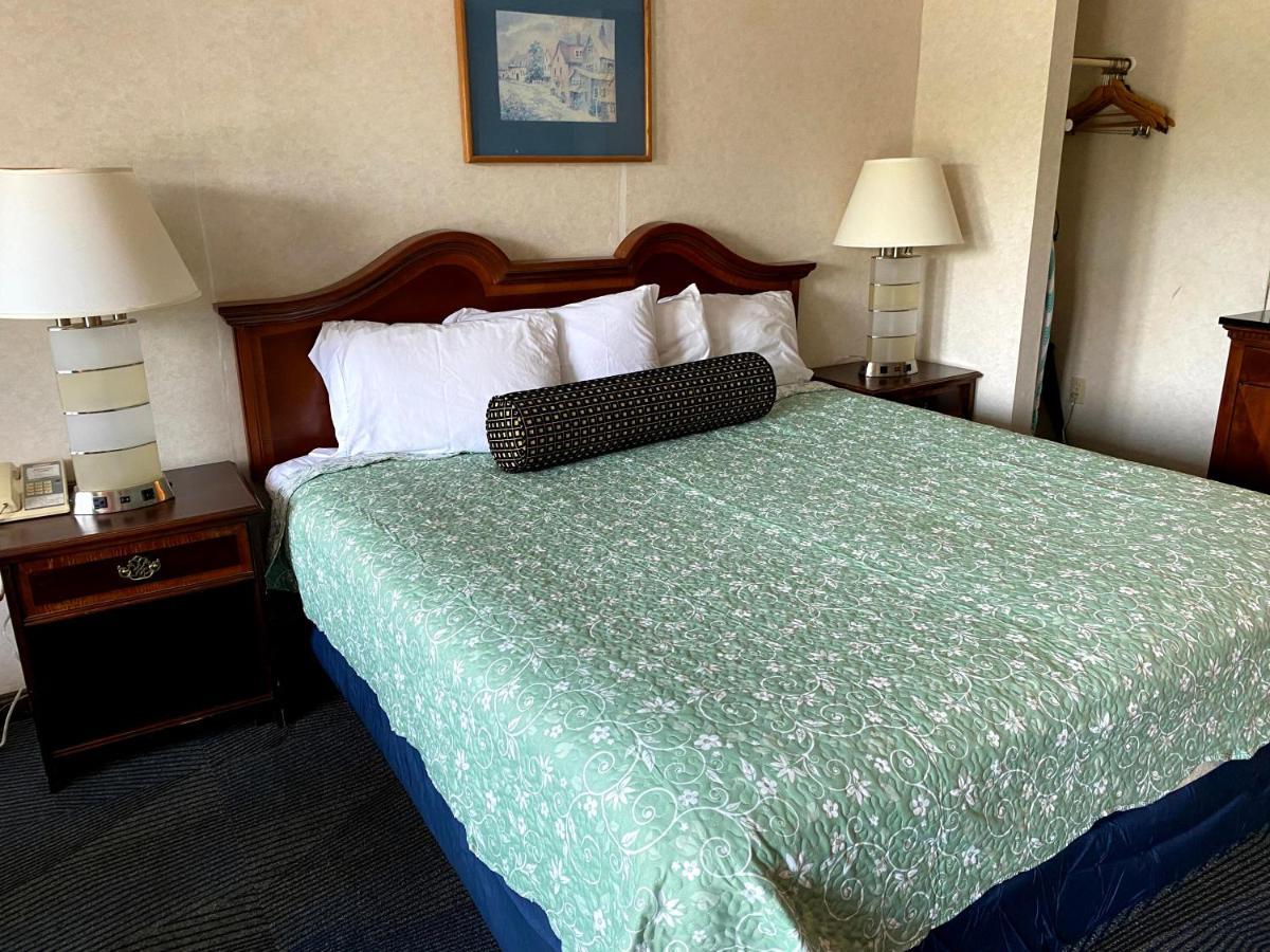 Economy Lodge 682 Main St Sturbridge Eksteriør bilde