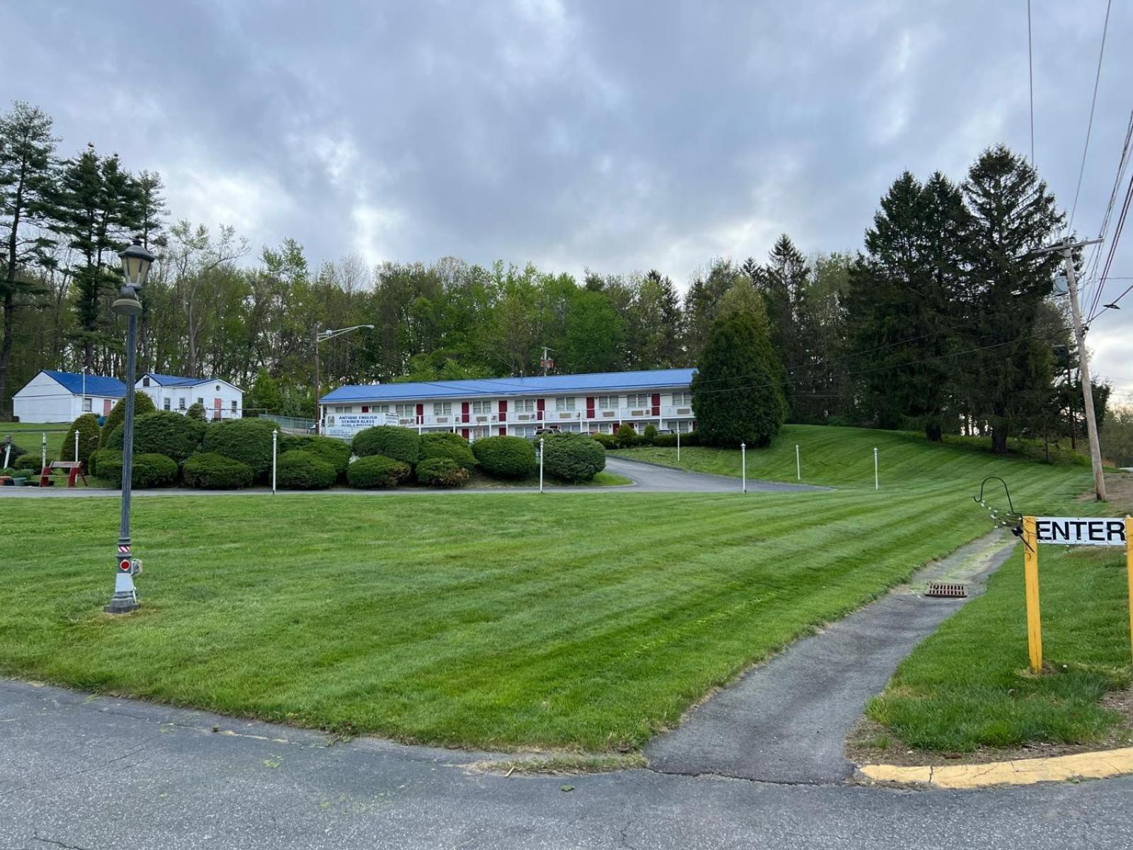 Economy Lodge 682 Main St Sturbridge Eksteriør bilde
