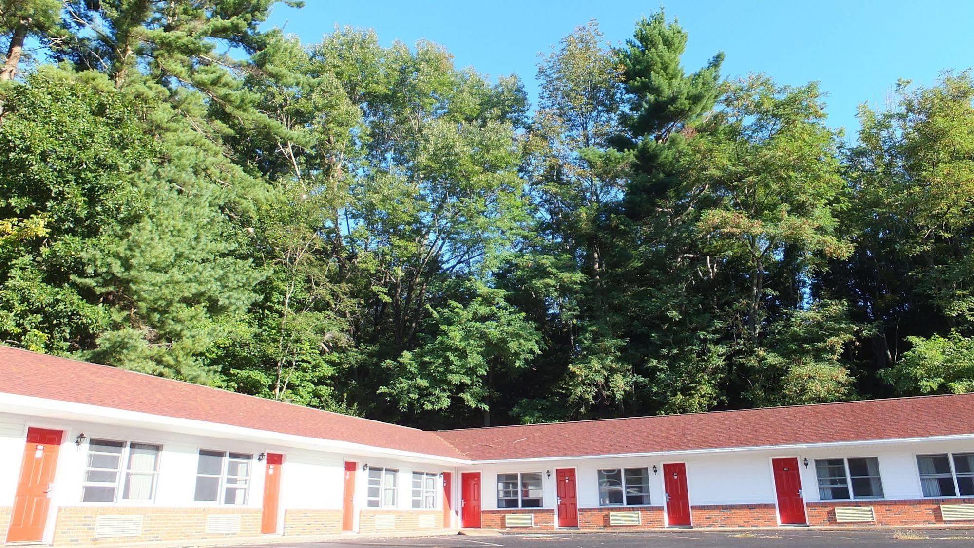 Economy Lodge 682 Main St Sturbridge Eksteriør bilde