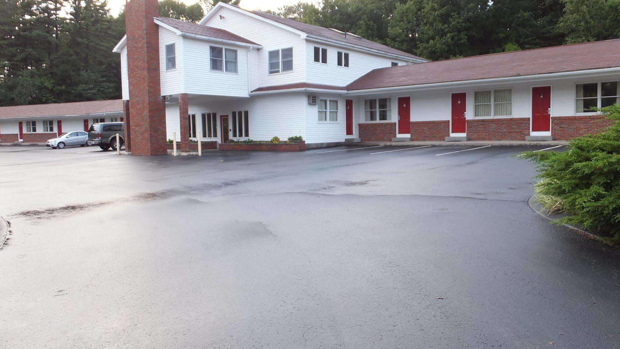 Economy Lodge 682 Main St Sturbridge Eksteriør bilde
