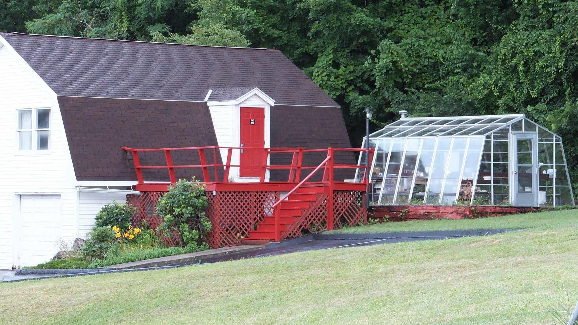 Economy Lodge 682 Main St Sturbridge Eksteriør bilde