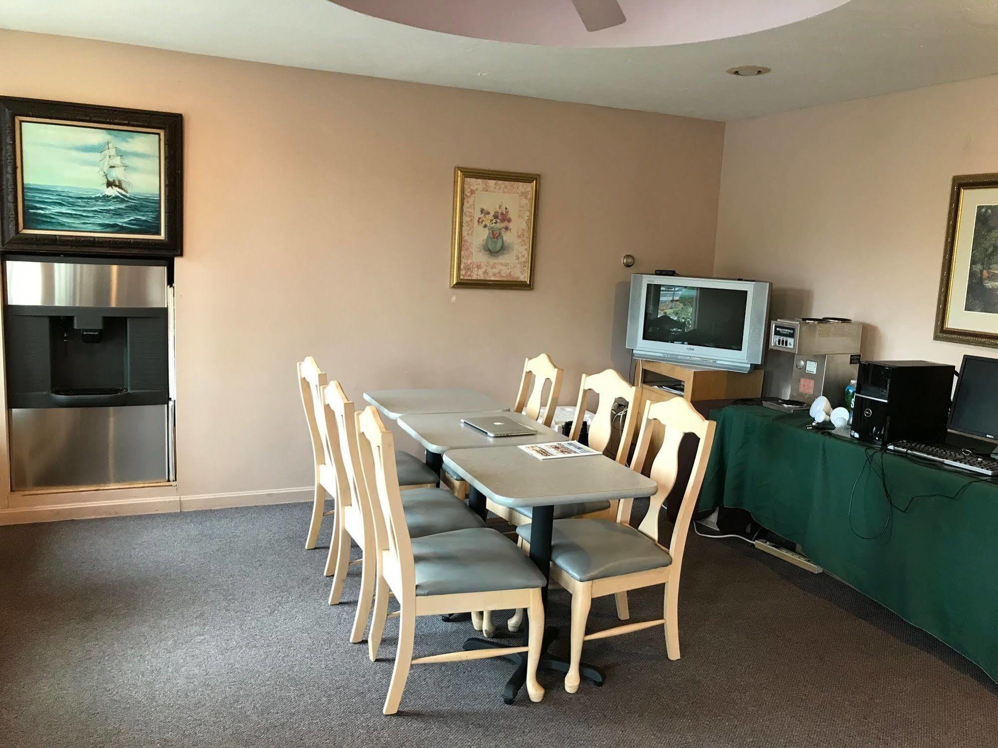 Economy Lodge 682 Main St Sturbridge Eksteriør bilde