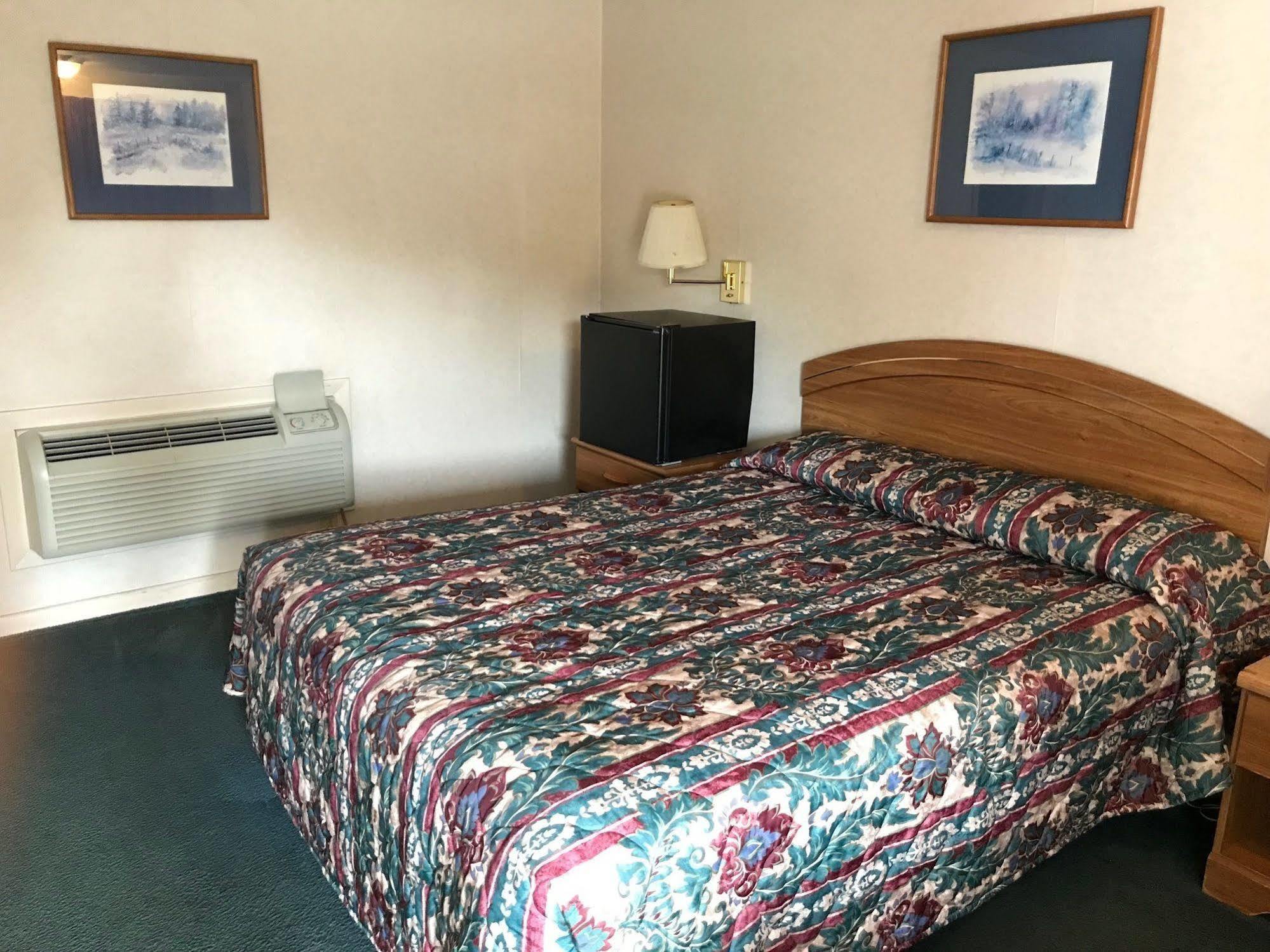 Economy Lodge 682 Main St Sturbridge Eksteriør bilde
