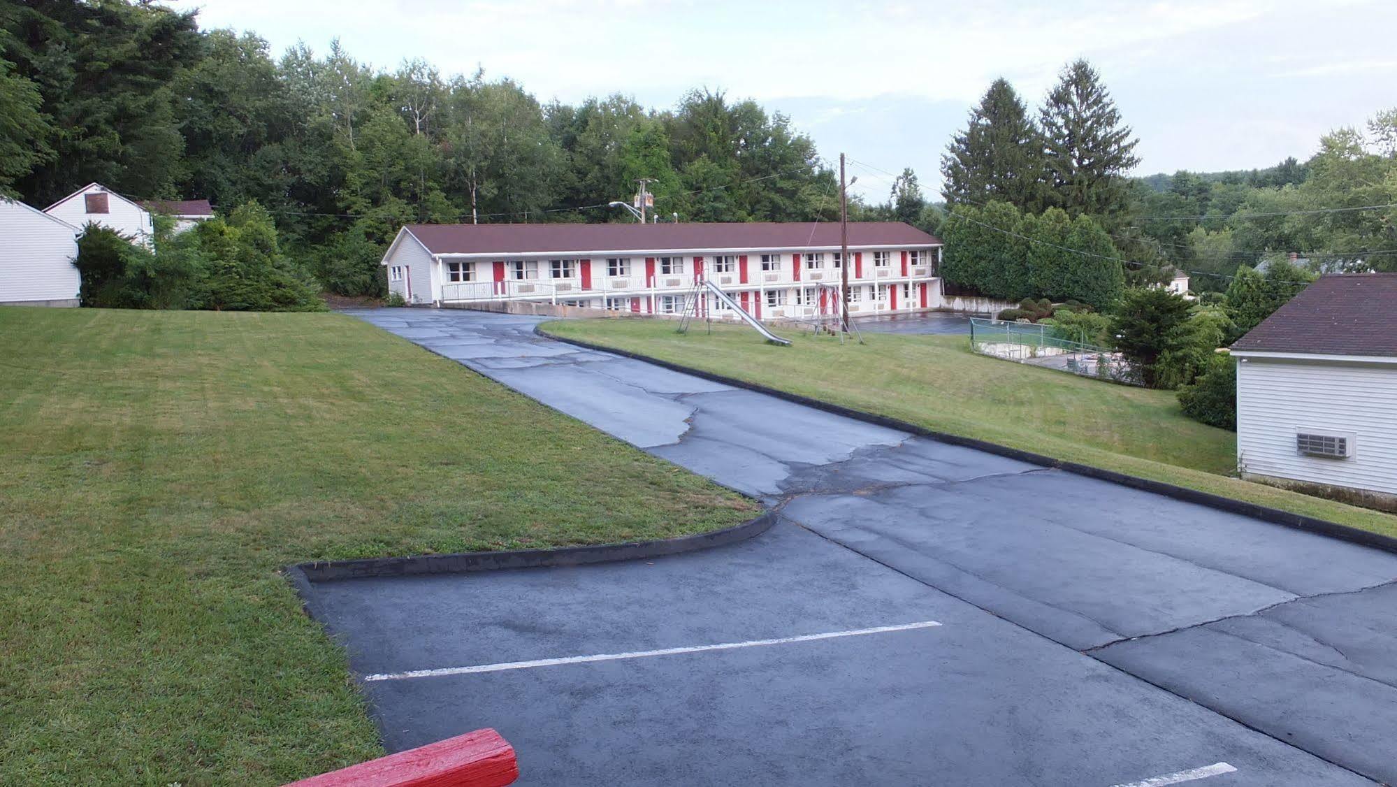Economy Lodge 682 Main St Sturbridge Eksteriør bilde
