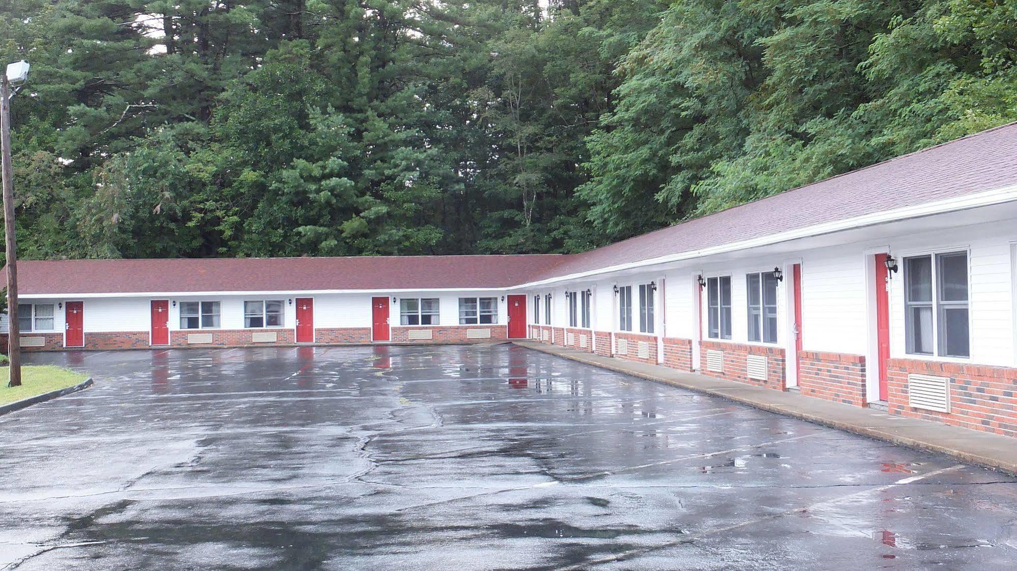 Economy Lodge 682 Main St Sturbridge Eksteriør bilde